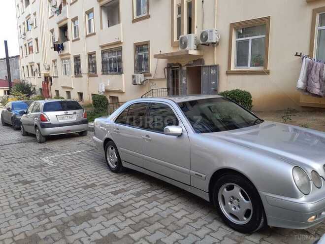 Mercedes E 220 1999, 250,780 km - 2.2 л - Xırdalan