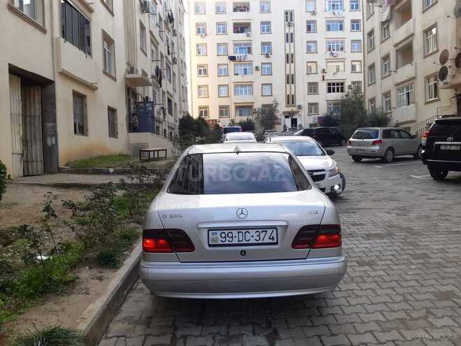 Mercedes E 220 1999, 250,780 km - 2.2 л - Xırdalan
