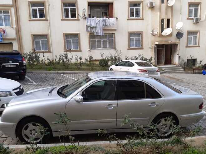 Mercedes E 220 1999, 250,780 km - 2.2 л - Xırdalan
