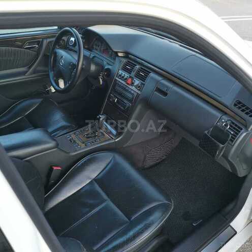 Mercedes E 320 2000, 313,000 km - 3.2 л - Ağdaş