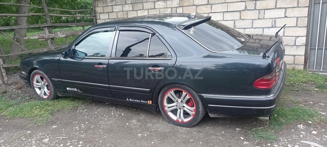 Mercedes E 320 1998, 360,000 km - 3.2 l - Şəki