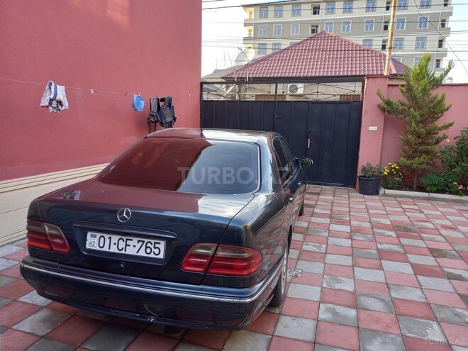 Mercedes E 220 1999, 222,333 km - 2.2 l - Bakı