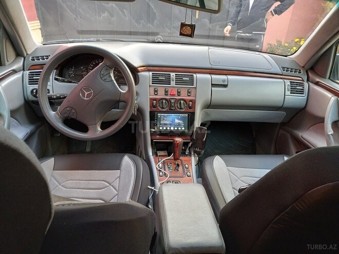 Mercedes E 220 1999, 222,333 km - 2.2 l - Bakı