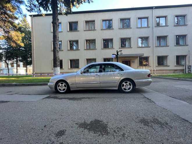 Mercedes E 220 1999, 404,000 km - 2.2 l - Masallı