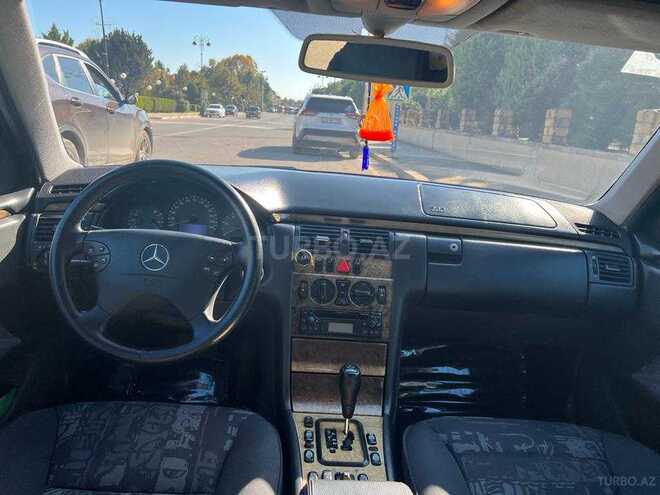 Mercedes E 220 1999, 404,000 km - 2.2 l - Masallı