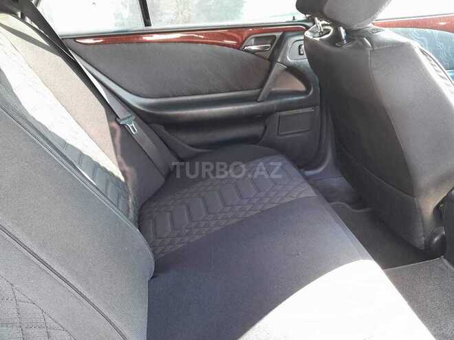 Mercedes E 200 1997, 252,000 km - 2.0 л - Bakı