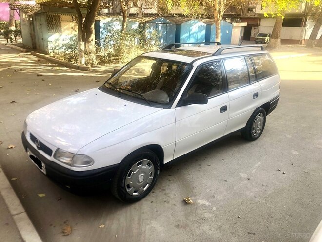 Opel Astra 1995, 245,000 km - 1.6 l - Mingəçevir