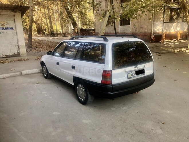 Opel Astra 1995, 245,000 km - 1.6 l - Mingəçevir