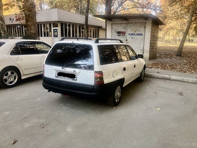 Opel Astra 1995, 245,000 km - 1.6 l - Mingəçevir