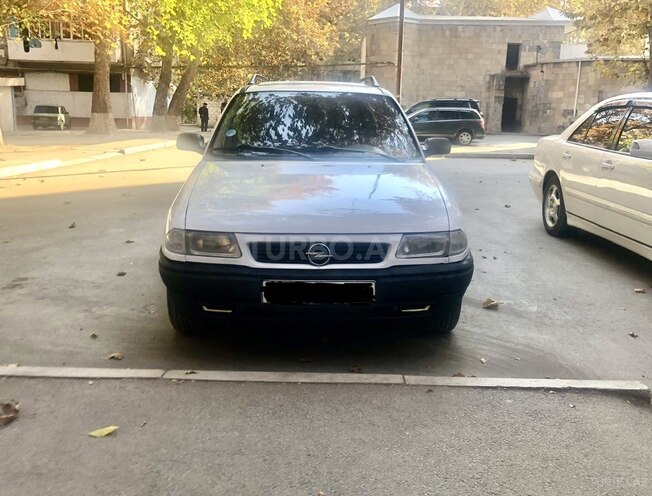 Opel Astra 1995, 245,000 km - 1.6 l - Mingəçevir
