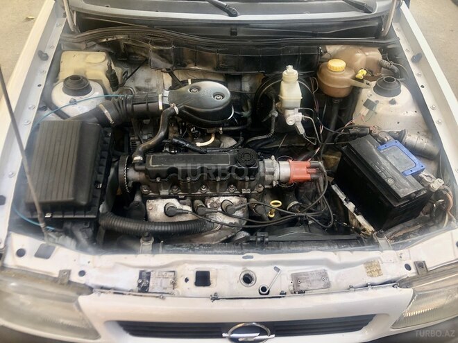 Opel Astra 1995, 245,000 km - 1.6 l - Mingəçevir