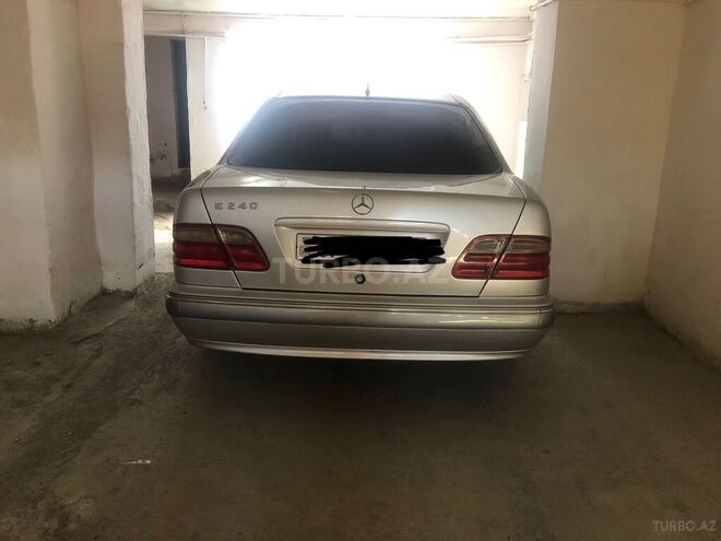 Mercedes E 240 2000, 328,000 km - 2.4 l - Yevlax