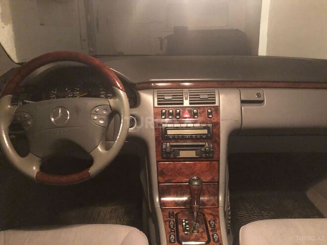 Mercedes E 240 2000, 328,000 km - 2.4 l - Yevlax