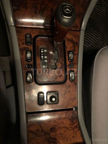 Mercedes E 240 2000, 328,000 km - 2.4 l - Yevlax
