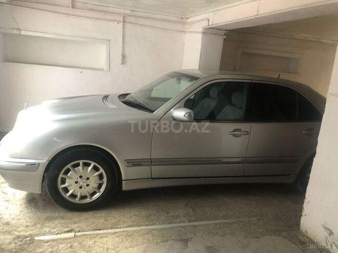 Mercedes E 240 2000, 328,000 km - 2.4 l - Yevlax