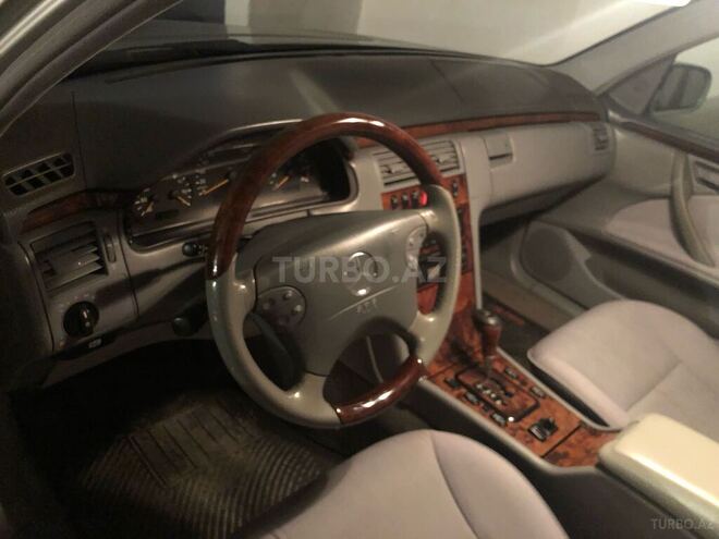 Mercedes E 240 2000, 328,000 km - 2.4 l - Yevlax