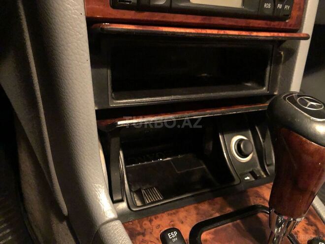 Mercedes E 240 2000, 328,000 km - 2.4 l - Yevlax