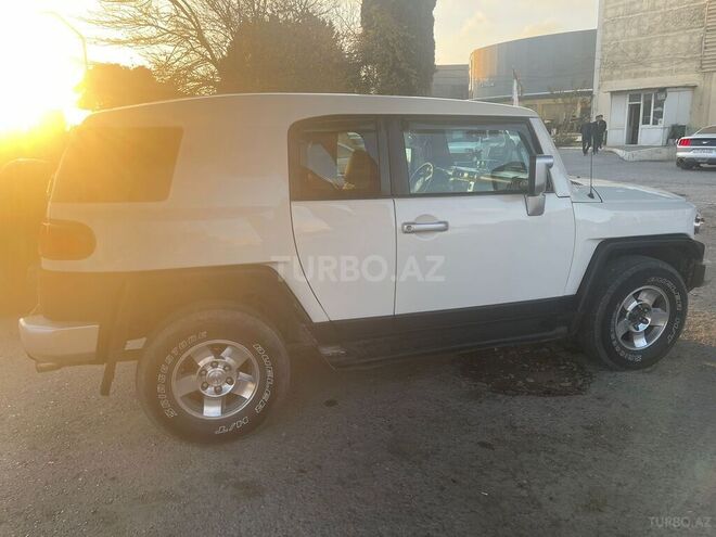 Toyota FJ Cruiser 2008, 257,000 km - 4.0 л - Bakı