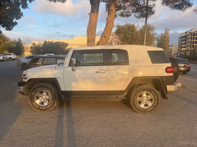 Toyota FJ Cruiser 2008, 257,000 km - 4.0 л - Bakı