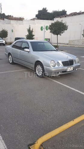 Mercedes E 240 2000, 305,000 km - 2.4 л - Bakı
