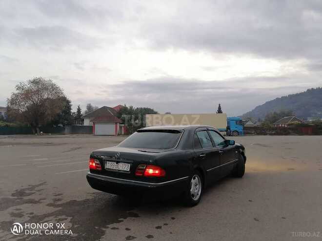 Mercedes E 240 1998, 401,000 km - 2.4 l - Astara