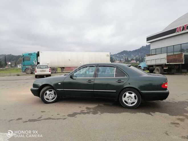 Mercedes E 240 1998, 401,000 km - 2.4 l - Astara