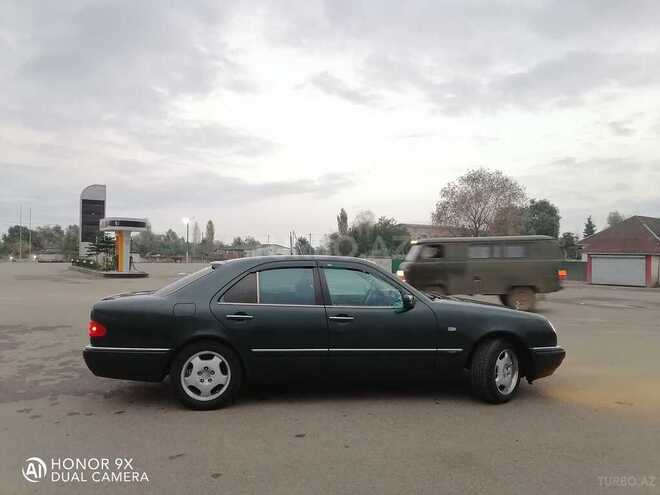 Mercedes E 240 1998, 401,000 km - 2.4 l - Astara