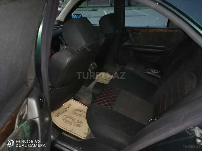 Mercedes E 240 1998, 401,000 km - 2.4 l - Astara