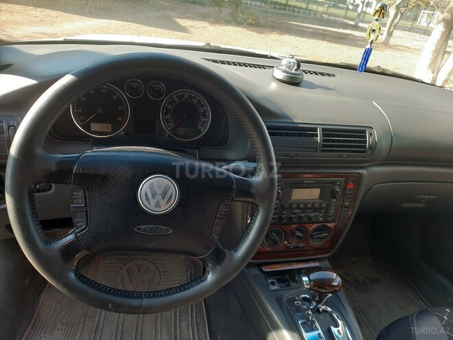 Volkswagen Passat 2004, 180 km - 0.3 l - Gəncə