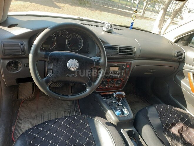 Volkswagen Passat 2004, 180 km - 0.3 l - Gəncə