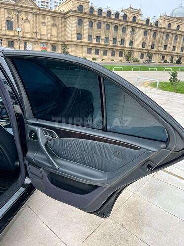 Mercedes E 320 2000, 292,000 km - 3.2 l - Bakı