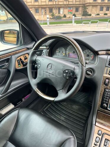 Mercedes E 320 2000, 292,000 km - 3.2 l - Bakı