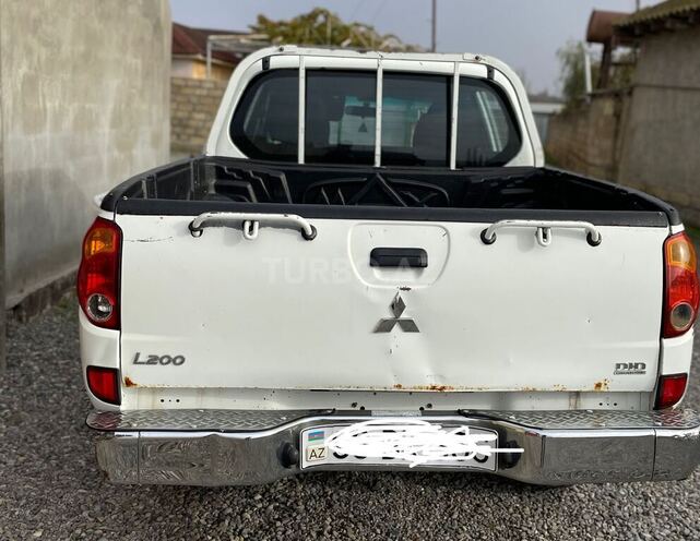Mitsubishi L200 2011, 356,000 km - 2.5 l - Hacıqabul