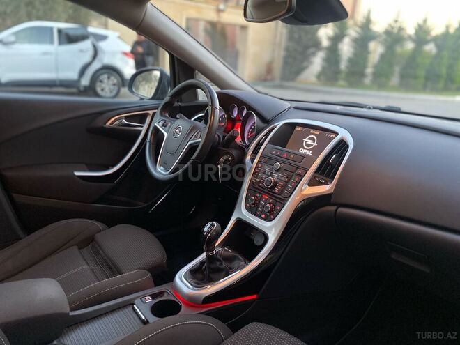 Opel Astra 2011, 229,920 km - 1.4 l - Bakı