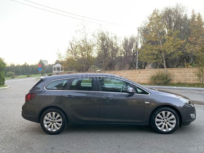 Opel Astra 2011, 229,920 km - 1.4 l - Bakı