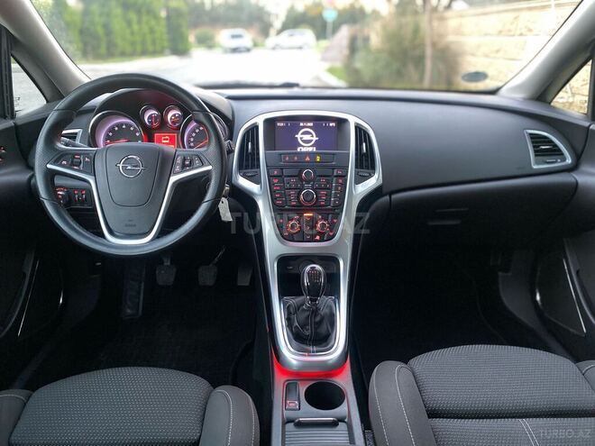 Opel Astra 2011, 229,920 km - 1.4 l - Bakı