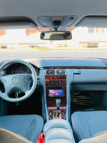 Mercedes E 220 2000, 145,000 km - 2.2 l - Bakı