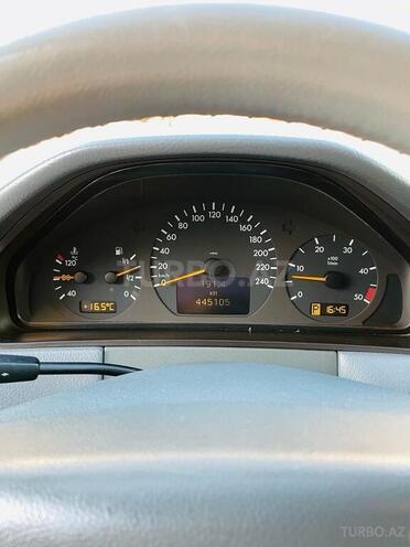 Mercedes E 220 2000, 145,000 km - 2.2 l - Bakı
