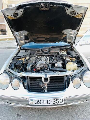 Mercedes E 220 2000, 145,000 km - 2.2 l - Bakı