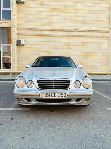 Mercedes E 220 2000, 145,000 km - 2.2 l - Bakı