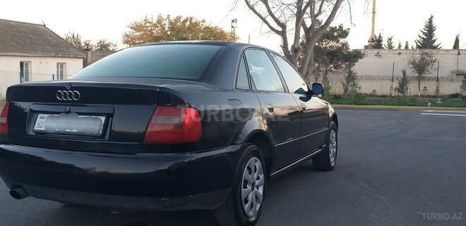 Audi A4 1997, 290,000 km - 1.8 l - Bakı