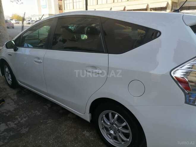 Toyota Prius V 2012, 300,000 km - 1.8 l - Gəncə