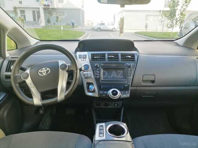 Toyota Prius V 2012, 300,000 km - 1.8 l - Gəncə