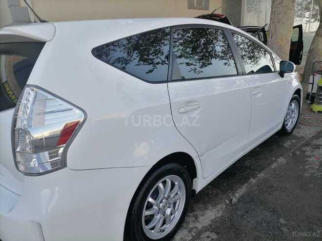 Toyota Prius V 2012, 300,000 km - 1.8 l - Gəncə