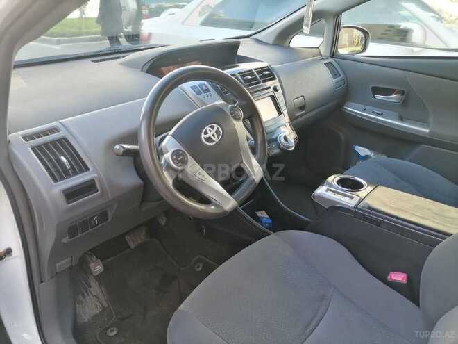 Toyota Prius V 2012, 300,000 km - 1.8 l - Gəncə