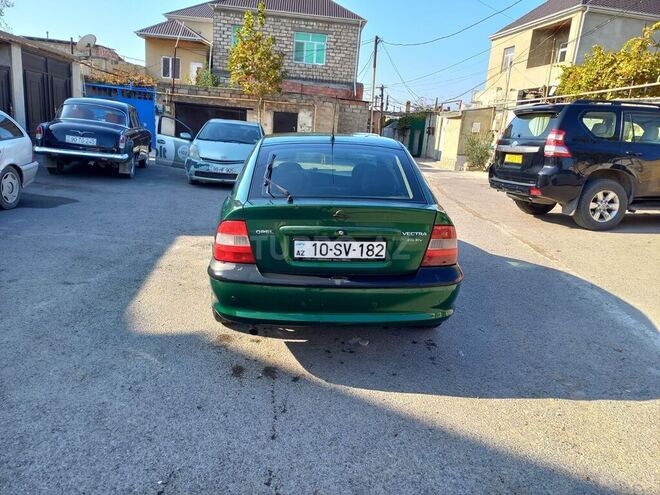 Opel Vectra 1996, 260,000 km - 2.0 l - Bakı