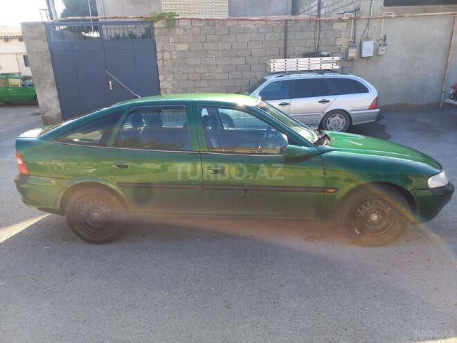 Opel Vectra 1996, 260,000 km - 2.0 l - Bakı