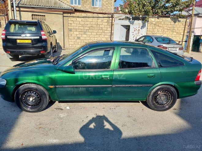 Opel Vectra 1996, 260,000 km - 2.0 l - Bakı