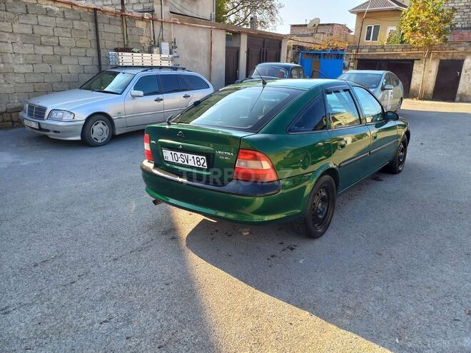 Opel Vectra 1996, 260,000 km - 2.0 l - Bakı