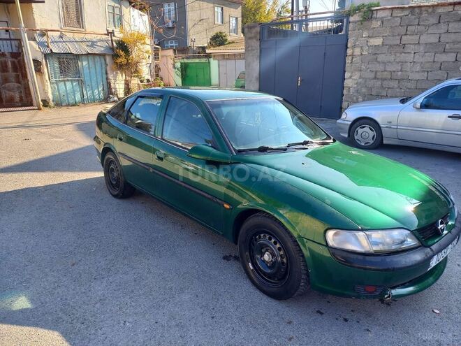 Opel Vectra 1996, 260,000 km - 2.0 l - Bakı